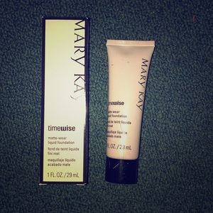 Mary Kay timewise foundation